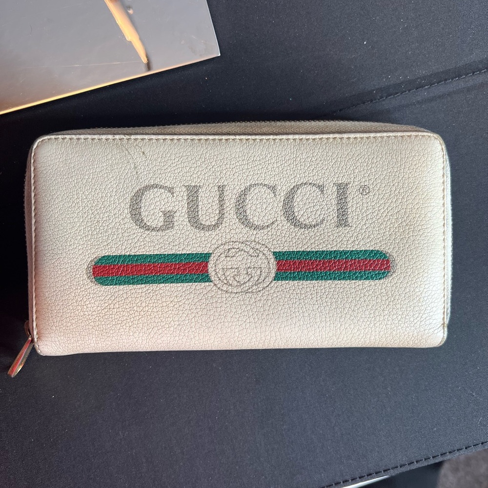 Authentic Gucci Cream Wallet with Red and Green Stripe